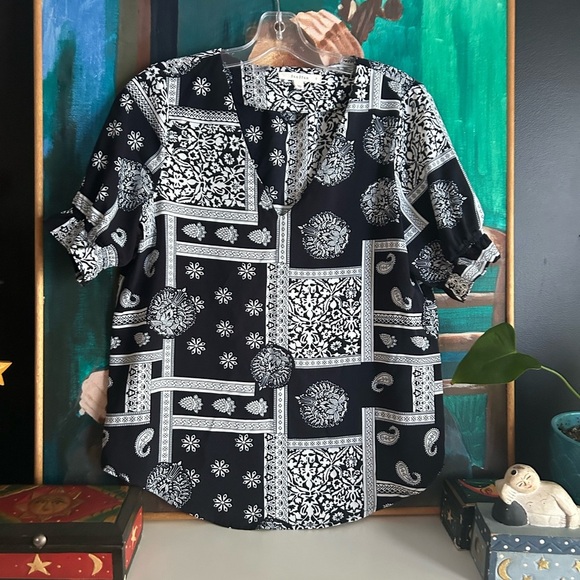 Fun 2 Fun Black and White Patterned Blouse Small - Picture 3 of 16